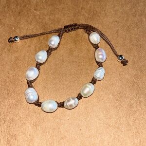 Brown and white adjustable bracelet